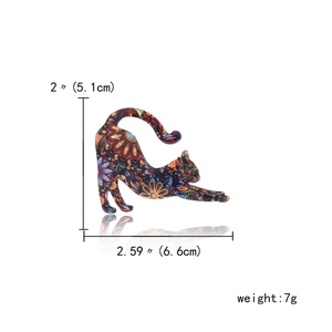 Dimensiones detalladas del broche de gato con patrón de mandala colorido, 5,1cm por 6,6cm