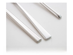 Detail view of ergonomic 304 stainless steel handle with high-polished mirror finish