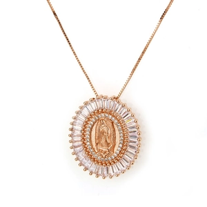 Collier médaille Vierge Marie or rose serti de zircons avec chaîne vénitienne