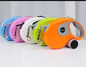 Laisses rétractables ergonomiques pour chiens, plusieurs couleurs avec bouton de frein