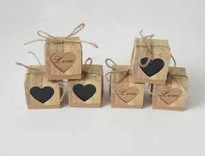 6er-Set Geschenkboxen aus Kraftpapier mit Herz-Ausschnitt und dekorativer Jutekordel