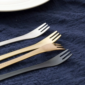 Leaf-shaped 304 stainless steel dessert forks in silver, gold, bronze, and black finish