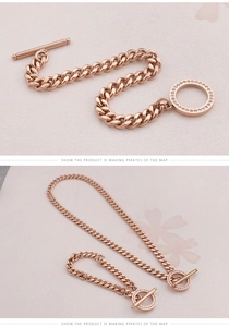 Detailansicht eines roségoldenen Panzerketten-Schmucksets mit Kristall-OT-Verschluss