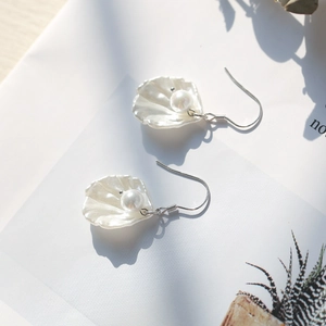 Minimalistische Muschel Blütenblatt Tropfenohrringe Mit Künstliche Perle Und Silbernem Ohrstecker Elegante Schmuck Für Frauen