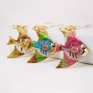 Tropical Fish Keychain Rhinestone Enamel Zinc Alloy Metal Car Key Ring Handbag Hanging Ornament Women Marine Life Jewelry Gift