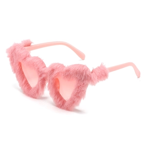 Heart Shaped Sunglasses Faux Fur Plush Frame UV400 Protection Party Y2K Fashion Decorative Eyewear For Women