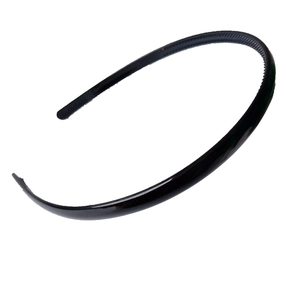 0.8cm black plastic headband with non-slip teeth and smooth finish on white background