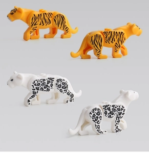 Detailed view of tiger and leopard animal building block toys with connecting points