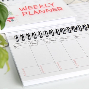 Agenda settimanale a spirale con layout multilingue per una facile pianificazione