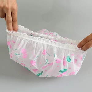 Bonnet de douche imperméable avec imprimé cerise rose et bordure en dentelle