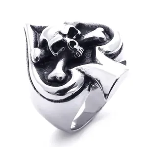 Retro stainless steel poker skull ring with vintage silver finish and heart spade shape