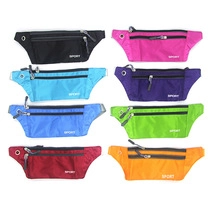 Matrice di otto marsupi sportivi colorati e impermeabili con foro per le cuffie