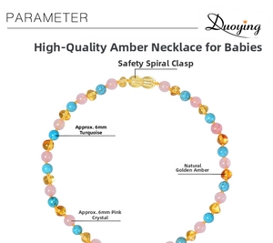 Détail du collier pour bébé en ambre avec quartz rose, turquoise et fermoir de sécurité