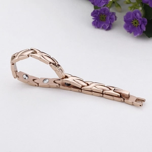 Bracciale per magnetoterapia in oro rosa con magneti rotondi integrati in acciaio al titanio