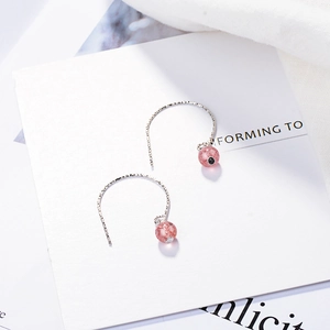 Pendientes minimalistas de plata con cuarzo fresa y elegantes cuentas de cristal rosa