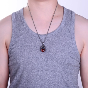 Collier pour homme en acier inoxydable avec pendentif griffe de dragon tenant une bille rouge