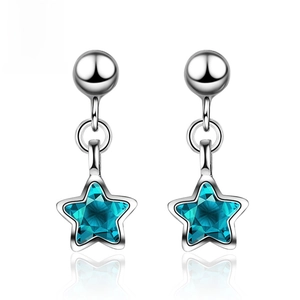 Elegantes pendientes de estrella plateados con cristales azul océano facetados en blanco