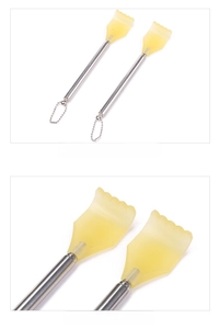 Detail showing the retractable stainless steel handle and smooth claw head design