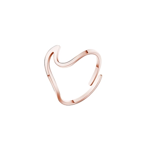 Detailed view of wave-shaped rose gold ring with a polished minimalist curved design