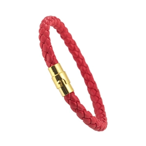 Geflochtenes rotes Lederarmband für Damen mit elegantem goldenem Metallverschluss