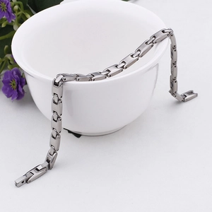 Bracelet en acier titane argenté à maillons en H avec fermoir pliant minimaliste