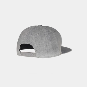 Back view of a plain grey snapback hat with adjustable plastic strap and flat brim