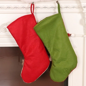 Paire de chaussettes de Noël décoratives rouge et vert pour bonbons et cadeaux enfants