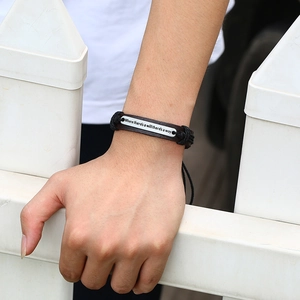 Bracelet rétro en cuir tressé avec plaque gravée 'Where there's a will there's a way'