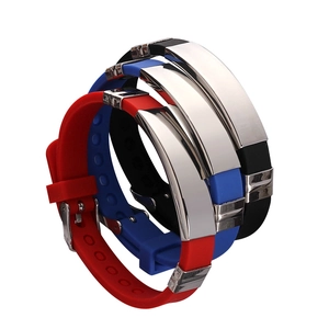 Three-piece titanium steel and silicone couple bracelets in black, blue, and red colors