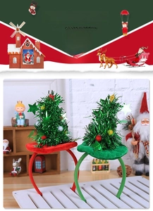 Détail des serre-têtes de Noël avec rubans scintillants et petits accents étoilés