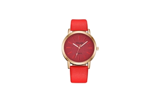 Detailansicht des tiefroten Zifferblatts und des roségoldenen Gehäuses dieser Uhr