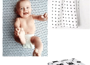 Détails de couvertures d'emmaillotage en mousseline de coton aux motifs géométriques