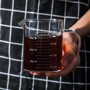 350ml heat-resistant borosilicate glass measuring cup with handle and clear scale marks