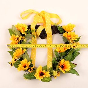 Couronne en forme de cœur avec tournesols artificiels et ruban jaune taille 40cm