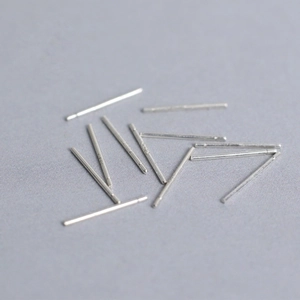 Clous d'oreilles minimalistes en argent sterling pour soin quotidien et création bijoux