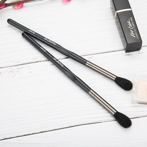 E101 professional nose contour and highlight brush with soft natural goat hair bristles