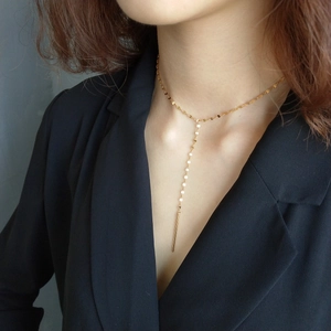 Elegant 925 sterling silver Y-shaped gold necklace featuring a minimalist long bar pendant