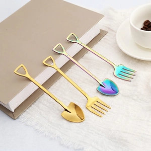 Creative spade-shaped stainless steel dessert spoons and forks set in gold and rainbow finish