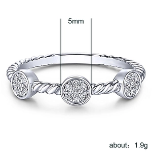 Braided silver ring with three micro-pave zircon circles, 5mm diameter, 1.9g weight
