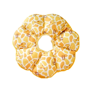 Flower-shaped yellow giraffe print pet recovery collar with soft cotton filling for dogs