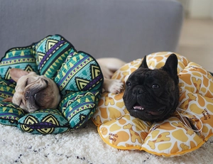 Soft flower-shaped Elizabeth collars with giraffe and geometric patterns for dogs