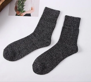 Men's thick wool crew socks, dark grey marled winter warm socks for daily wear and outdoor.