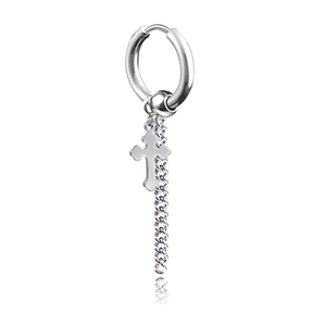 Boucle d'oreille punk en acier titane argenté avec pendentif croix et chaîne longue