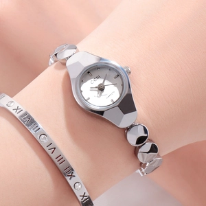 Elegant silver GEDI quartz watch for women with metal chain strap and white dial display