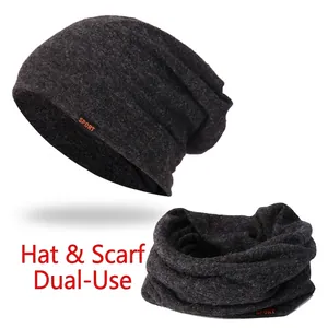 Ensemble bonnet en tricot et cache-col gris foncé pour le sport et la chaleur hivernale