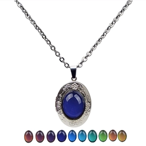 Vintage Oval Locket Necklace Temperature Sensitive Color Changing Mood Stone Floral Engraved Stainless Steel Chain