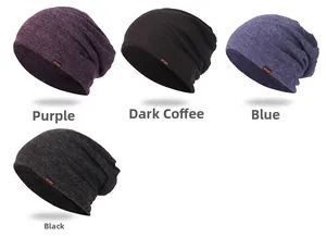 Ensemble de bonnets en tricot violet, café, bleu et noir avec écusson SPORT brodé