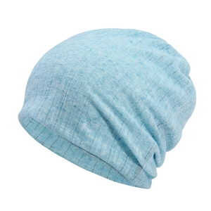 Gorro slouchy de punto azul claro transpirable con textura de rayas para el verano