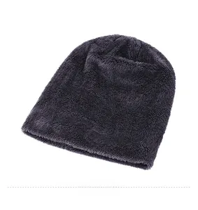 Detail shot of the thick grey fleece lining inside the thermal knitted winter beanie cap