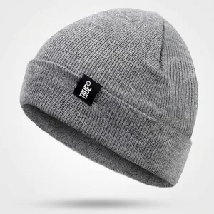 Unisex Winter Warm Acrylic Knit Beanie Slouchy Cuff Skull Cap With Woven Label Patch Solid Color Soft Outdoor Skiing Hat